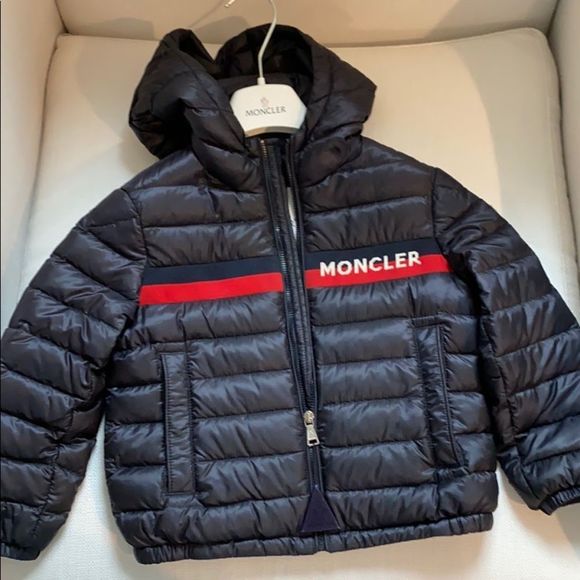 Moncler Ouanary Puffer Jacket Black size 4